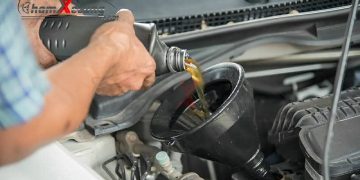 Thay dầu động cơ định kỳ giúp xe êm ái và mượt mà hơn