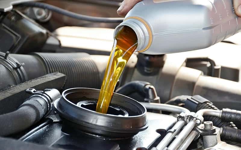 Tài xế nên thay nhớt cho động cơ Diesel sau mỗi 7.000 – 10.000km