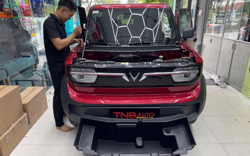 Cốp trước VTRUK được trang bị ngàm khóa 2 nấc an toàn